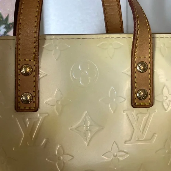 🔥🔥Louis Vuitton Cream Monogram Vernis Tote - Picture 4 of 12